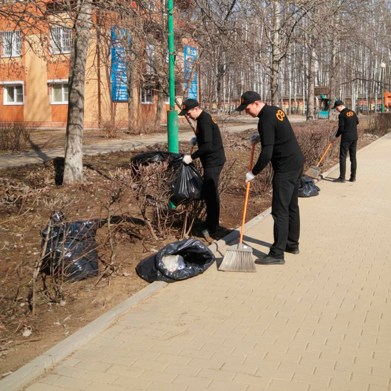 Уборка листьев в Артёмовском
